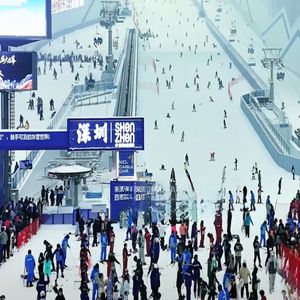 “深圳没有雪 但深圳有钱”—全球最大室内滑雪场开门迎客