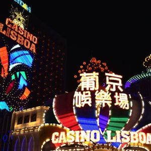 濠江风云——司徒玉莲（十三妹）尹国驹（崩牙驹）周焯华（洗米华）吴伟(街市伟）