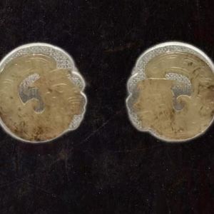 文物会说话第64期:青玉人首蛇身饰