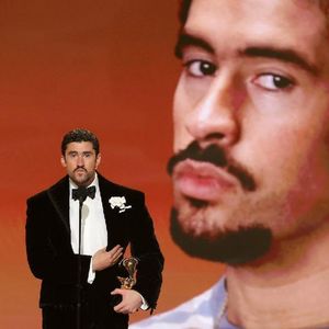 格莱美史上第一张全西语专辑 goes to...