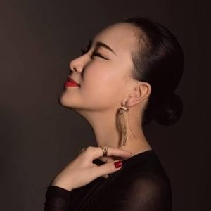 【视频】即兴访谈 | 陈胤希 - 唱出当今的“时代曲”