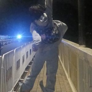 自成江湖