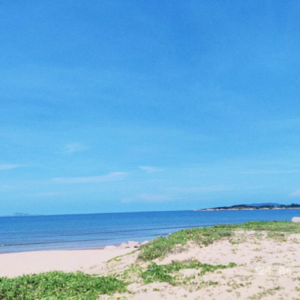🏖️旅行的无意义022｜大中午在泉州海边撑伞泡澡🛀🏻，晒黑晒傻晒发烧🤒的一天