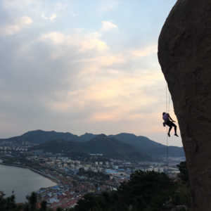 小聂聊大墙⑥多段攀登（下降，如何提升效率，三人结组）