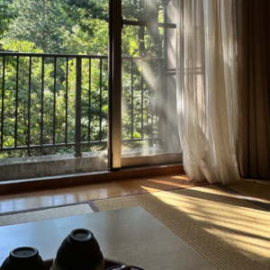 花一个小时在别人的故事和旅行中看见自己，想想你为什么要这样活着