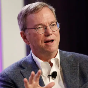 Goole前CEO施密特: 中美AI竞争美国领先约10年！拒绝加班的Google已落后！