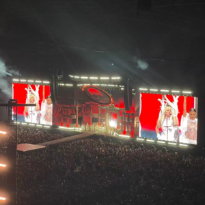 jh.你怎么知道我去新加坡看Lady Gaga的演唱会了？