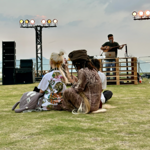 跟乐评人Zazie在vintage市集闲聊十分钟