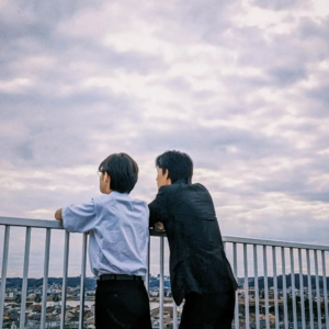 07.在看完《去唱卡拉OK吧》后,我们去KTV开了房!