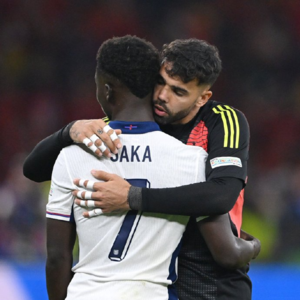 100期：好看吗？这“该死”的足球！ | 欧洲杯、美洲杯闭幕，我厂引援、季前赛接档