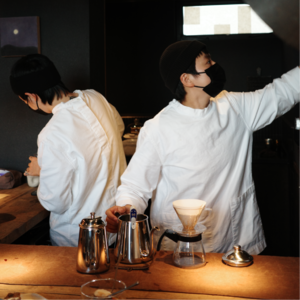 一锅 | 手山：外面月亮照进来，安静的，只剩下咖啡豆们跳舞的声音-阿雯x柚桑