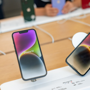 中国首例消费者告苹果垄断一审败诉，但“苹果税”的麻烦不止于此