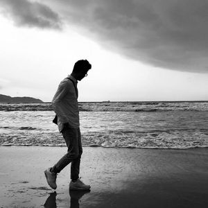 杰同学爱喝冰美式