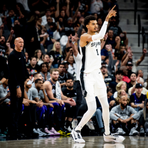 【马刺进步报告S02E06】2米24的文班亚马正走在时代的十字路口