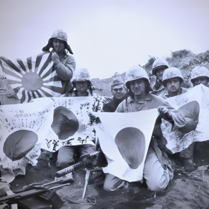 113.老布什的心中梦魇:日本父岛上的食人群魔,美军惨遭分食