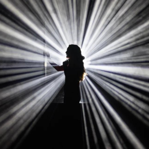 《Toi,Toi,Toi!》第二十一期:“领域展开”之一个人的舞台——从独角戏的角度聊剧场艺术与行为表演的交融