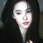 穿大裤衩的迪士尼大美妞