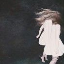 间歇性厌世的短发少女