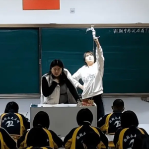 乡村教师生存图鉴：老师请假，全班停摆？