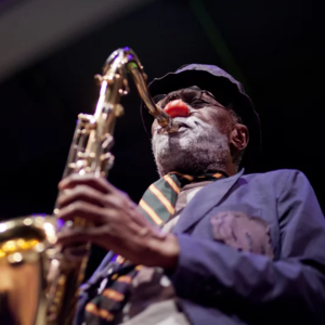 62. 他是流浪汉，他是小丑，他是音乐家