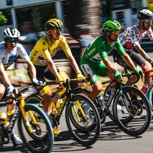 林一夕看自行车赛