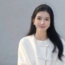闪闪发金的佳怡