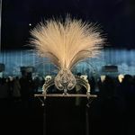 凭栏痛饮任东风