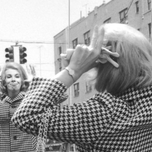 BBC随身英语|在困境中寻找幽默