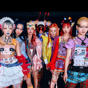 XG新歌《SOMETHING AIN'T RIGHT》MV奇幻上演！悬空漂浮、巨人变身、大鹏舞...叉姬魅力不可挡！