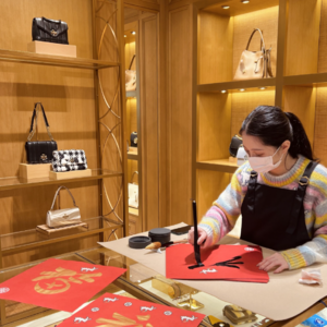 Vol.1 奢侈品门店手写师 | 你未了解过的小众职业