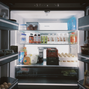 012. 冰箱和衣柜在大喊“救命”