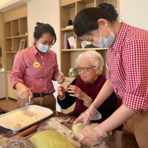 Vol.484|春节老人照护断档，多地推“喘息服务”，还纳入消费补贴