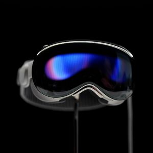 第一时间体验 Apple Vision Pro 之后，彭总和皮蛋老师有这些感受想和你分享