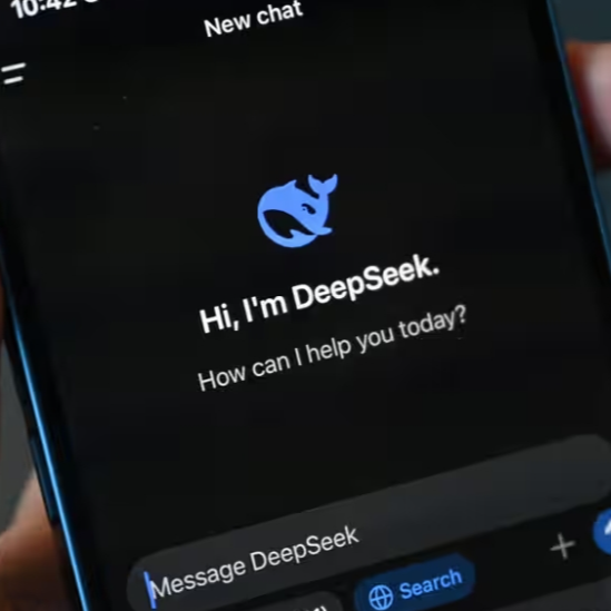 前瞻钱瞻-186. deepseek引发股市地震：纳斯达克蒸发1万亿 科技股估值受大冲击