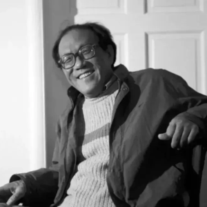 史铁生《我与地坛》只有余华没把我当残疾人，也没把我当人