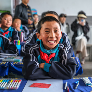 笑得最甜的苦孩子