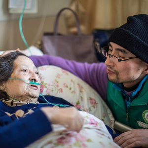 E693.我和他们手牵手，一起走临终前的最后一段路