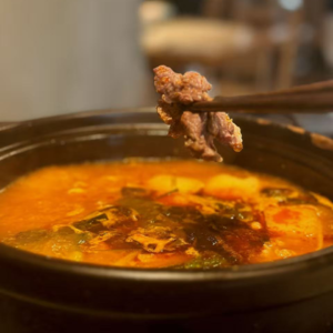 《咸鱼闲不闲？》EP.006占星师查悦：从月还8万贷到财务自由的咸鱼翻身实录