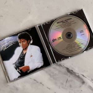 午夜未散场：Michael Jackson「Thriller」的光影与舞步