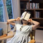 它躲在洞里睡着啦