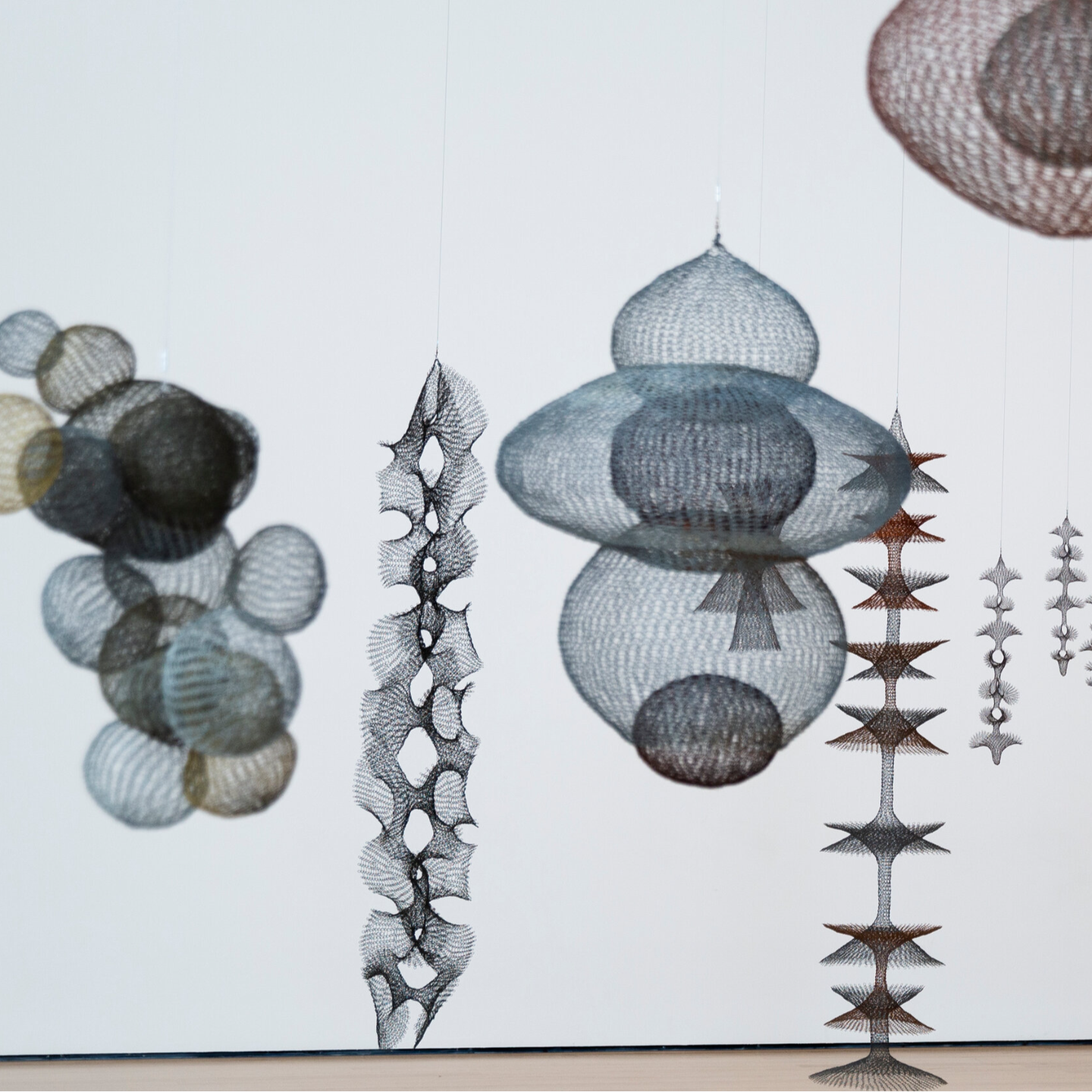 低语012 Ruth Asawa：织子宫、织果实，织世界无数 episode artwork