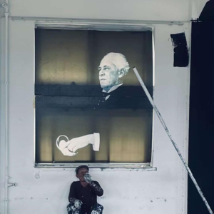 我们这两代人，处在不同的时代褶皱里