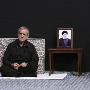 伊朗新总统公布外交政策：赞扬中俄，拒绝向美国屈服