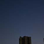 某晚当我外出散步听播客