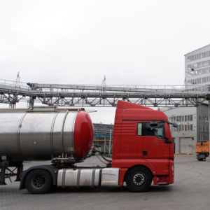 谁该对煤制油罐车混装食用油负责?律师这样解读