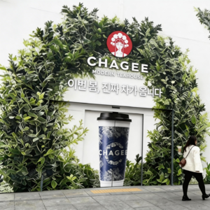 出海观察｜霸王茶姬的“闯韩”之旅，一杯新中式奶茶的东亚高地攻坚战