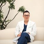 阳光下的黑色幽默