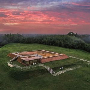 No 2. 新开放的良渚文化瑶山遗址公园，要怎么看？