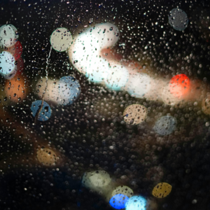 下雨的夜晚躲进耳朵的旋律