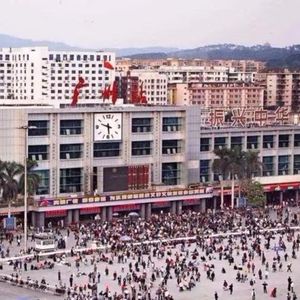 vol.160｜重读父母青春，你也曾这样寂寞生活